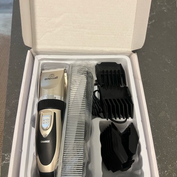 Oneisall Cordless Pet Hair Grooming Clipper - Gold - Picture 2 of 4